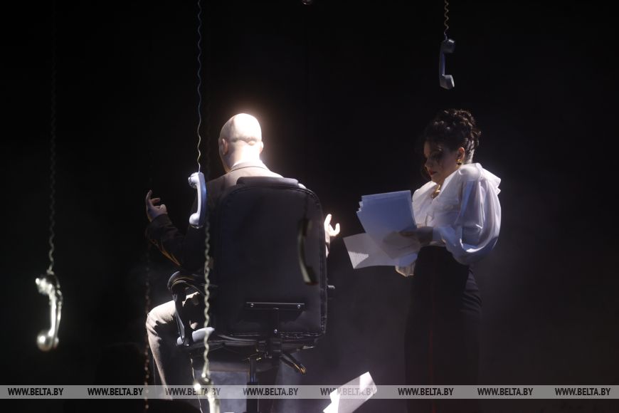 Брестский академический театр драмы представил премьеру Мудромер