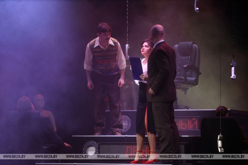 Брестский академический театр драмы представил премьеру Мудромер