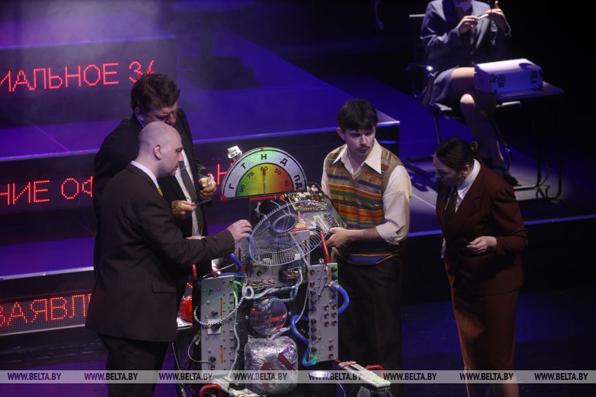 Брестский академический театр драмы представил премьеру Мудромер