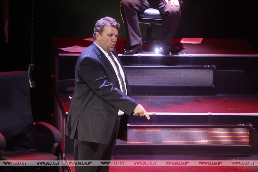 Брестский академический театр драмы представил премьеру Мудромер