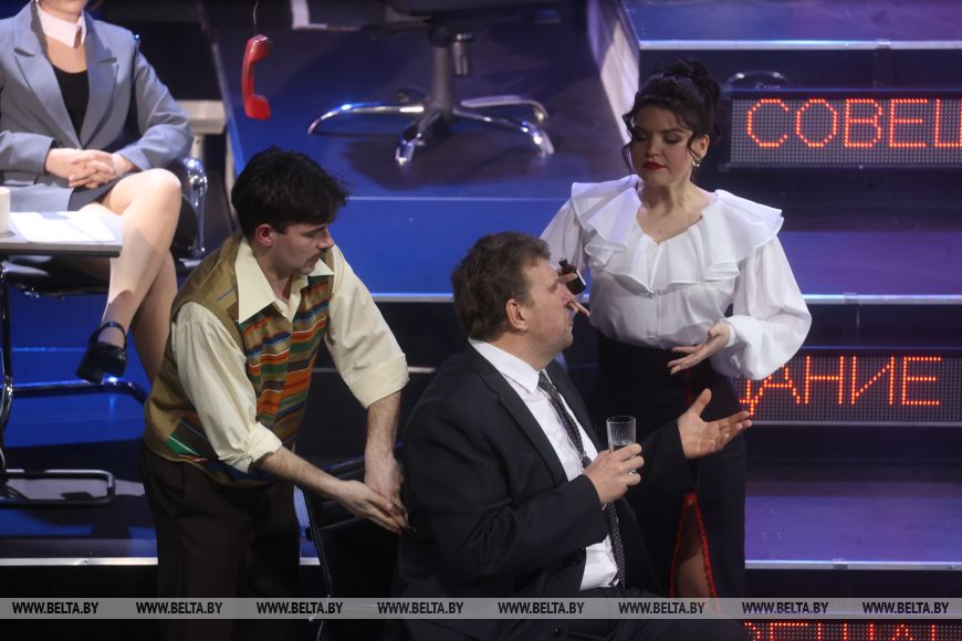 Брестский академический театр драмы представил премьеру Мудромер