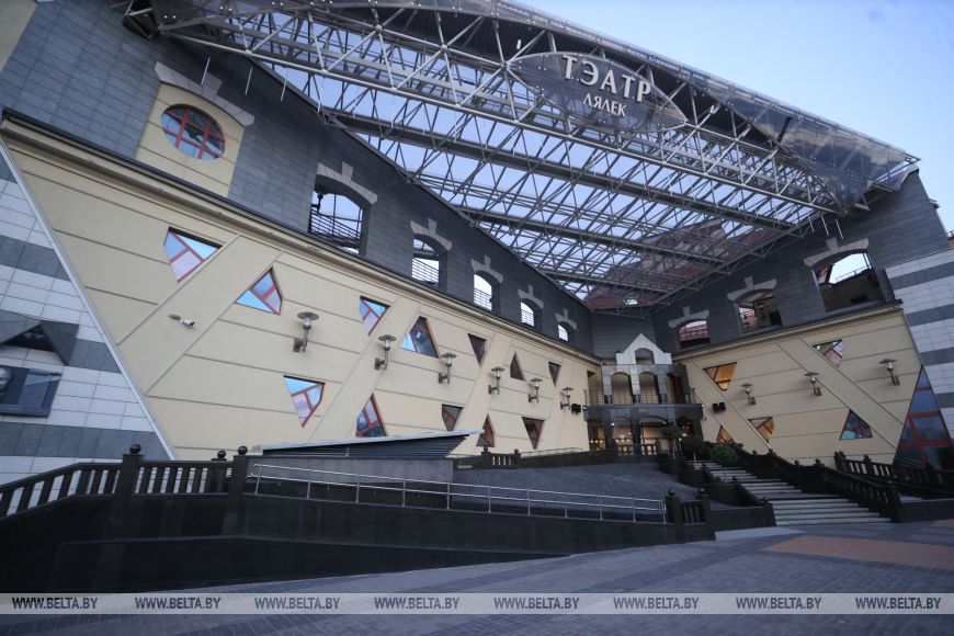 В Брестском театре кукол состоялась премьера «Дядюшкин сон»