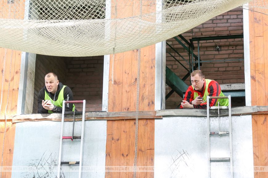 В Бресте проходит первенство города по подъему по штурмовой лестнице