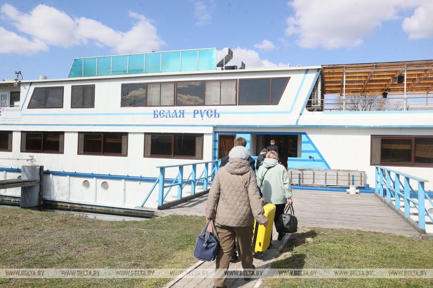 Круизный теплоход Белая Русь будет курсировать до второй декады октября