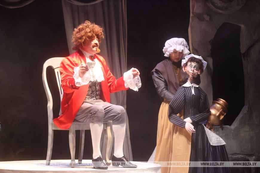 В Брестском театре кукол состоялась премьера «Дядюшкин сон»