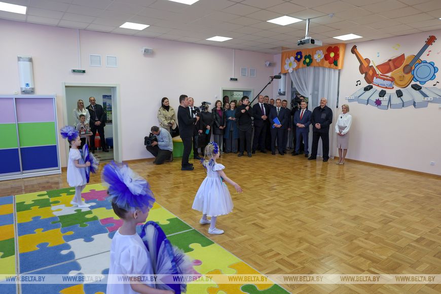 Большая командировка Лукашенко продолжается в Петриковском районе