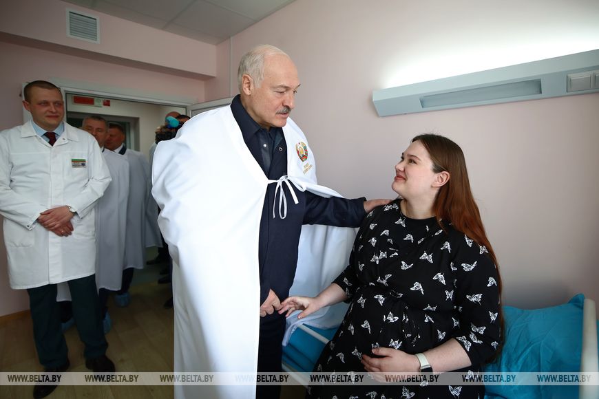 Большая командировка Лукашенко продолжается в Петриковском районе