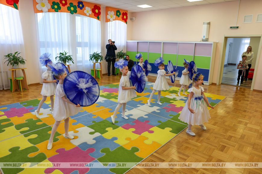 Большая командировка Лукашенко продолжается в Петриковском районе