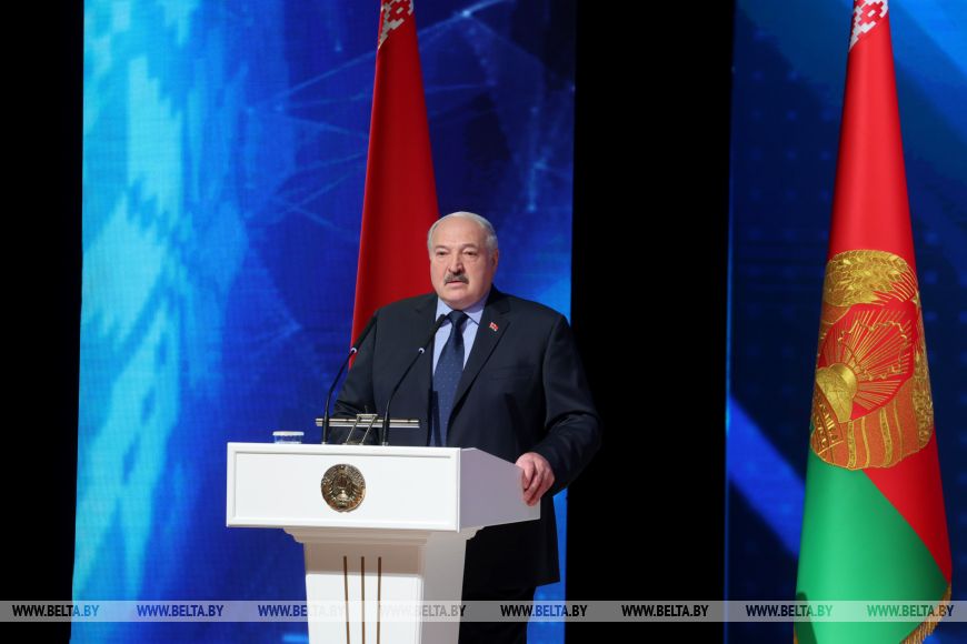 Лукашенко - представителям медиасферы: ответственность у нас одна на всех - сохранить страну и сберечь мир