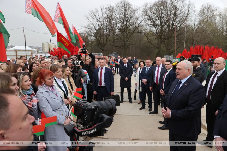 Лукашенко посещает с рабочей поездкой Гродно