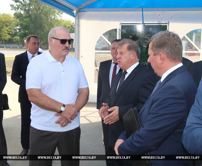 Александр Лукашенко во время посещения строительства Западного обхода Бреста