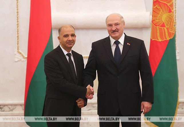Чрезвычайный и Полномочный Посол Туниса в Беларуси Мохаммед Али Шихи и Президент Беларуси Александр Лукашенко
