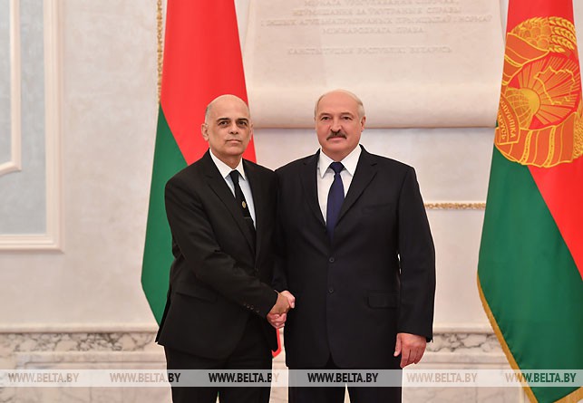 Чрезвычайный и Полномочный Посол Бразилии в Беларуси Паоло Фернандо Диас Ферес и Президент Беларуси Александр Лукашенко