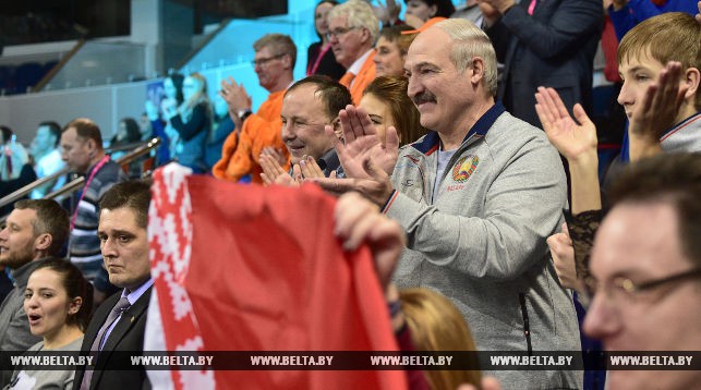 Александр Лукашенко во время матча