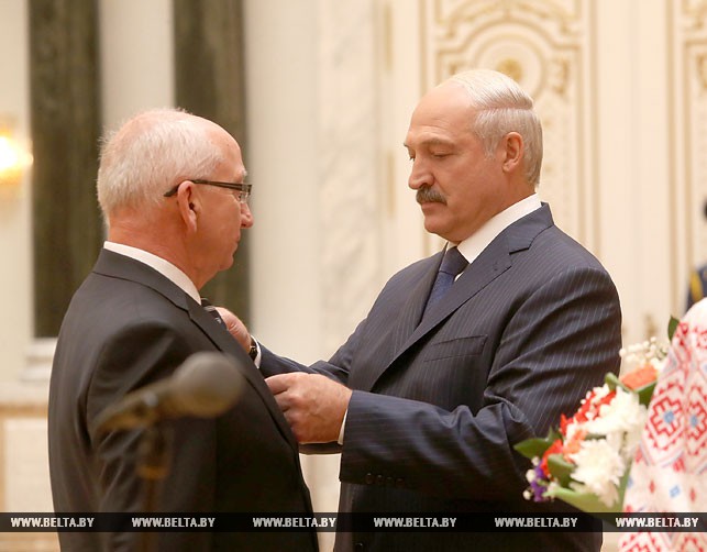 Заместитель председателя Совета Республики Национального собрания Анатолий Русецкий награжден орденом Почета