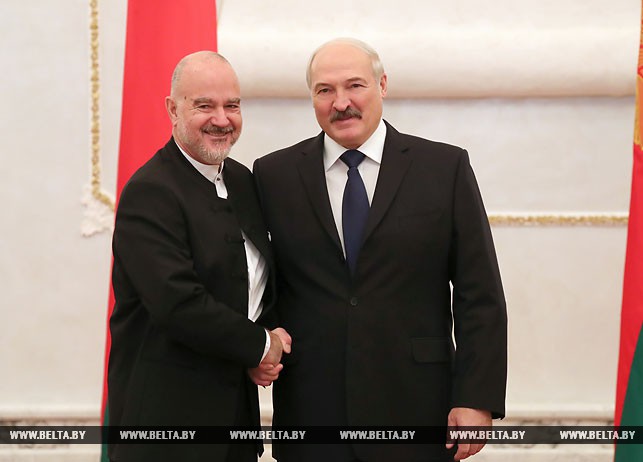 Президент Беларуси Александр Лукашенко и Чрезвычайный и Полномочный Посол Республики Хорватии в Республике Беларусь Тончи Станичич.