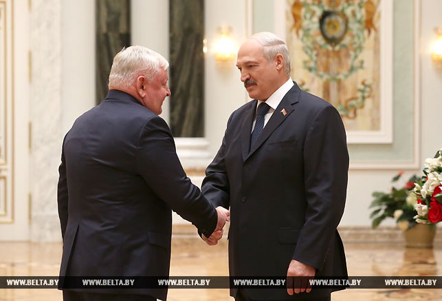 Председатель СПК "Агрокомбинат Снов" Николай Радоман удостоен ордена Отечества III степени