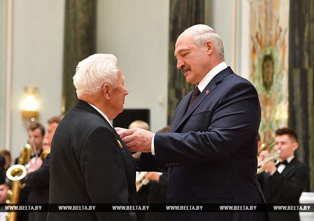 Председатель совета Витебской городской организации Белорусского союза офицеров Николай Янов награжден орденом Почета