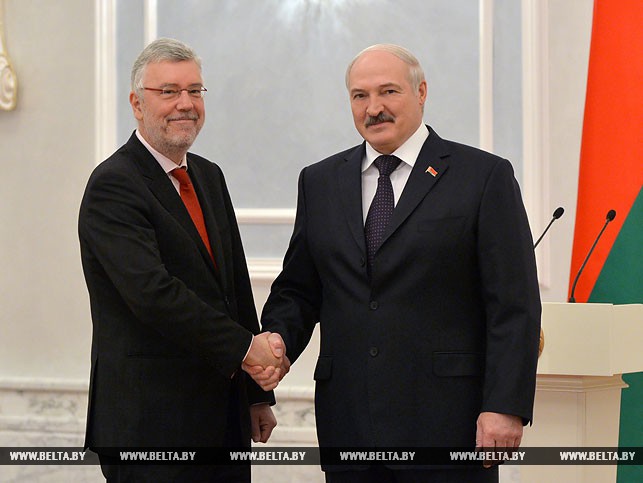 Президент Беларуси Александр Лукашенко и Чрезвычайный и Полномочный Посол Бельгии в Беларуси Жан-Артур Режибо