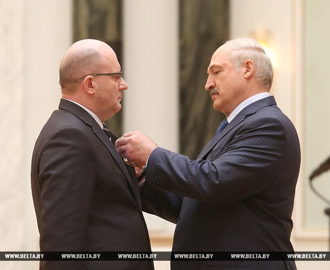 Первый заместитель управляющего делами Президента Николай Селиванов награжден орденом Почета.