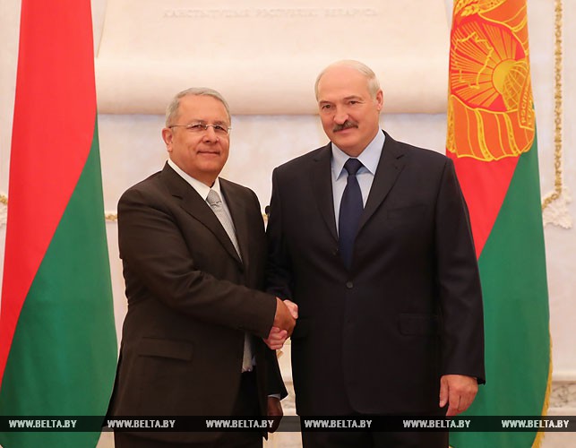 Александр Лукашенко и Чрезвычайный и Полномочный Посол Кипра в Беларуси Леонидис Маркидис