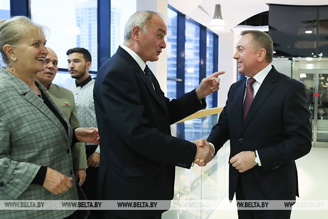 Чрезвычайный и Полномочный Посол Сербии в Беларуси Велько Ковачевич и министр иностранных дел Владимир Макей