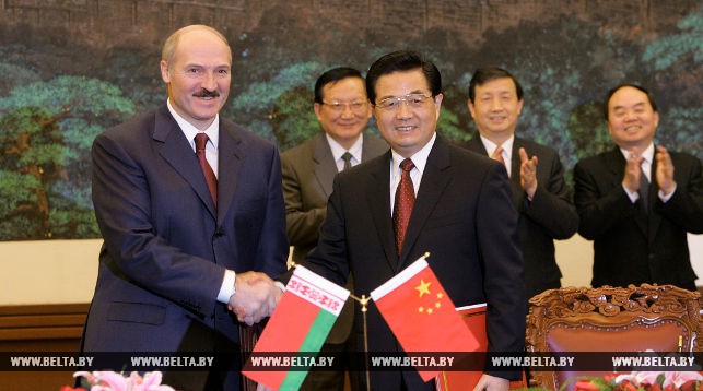 Александр Лукашенко и Ху Цзиньтао. 2005 год.