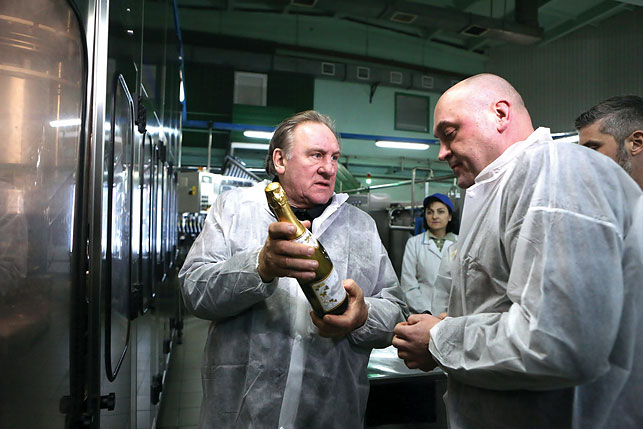 Вкусом белорусского шампанского восхищался сам Жерар Депардье, который посетил Минский завод виноградных вин в конце прошлого года!