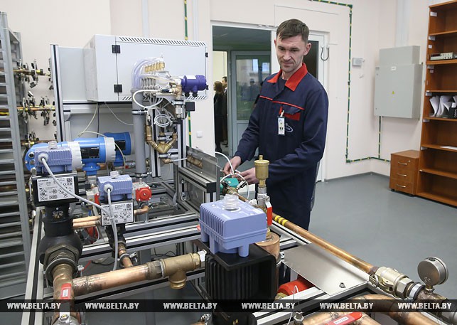 Инженер-испытатель лаборатории энергоэффективности водяных насосов и водонагревателей Павел Малюшицкий