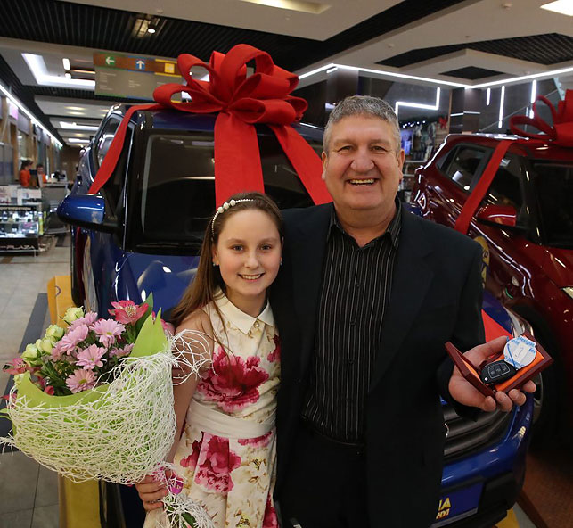 Александр Краснобаев выиграл мощный внедорожник на свой юбилей! "Как внучка подрастет, будет ее машина - это же она мне удачу принесла!"