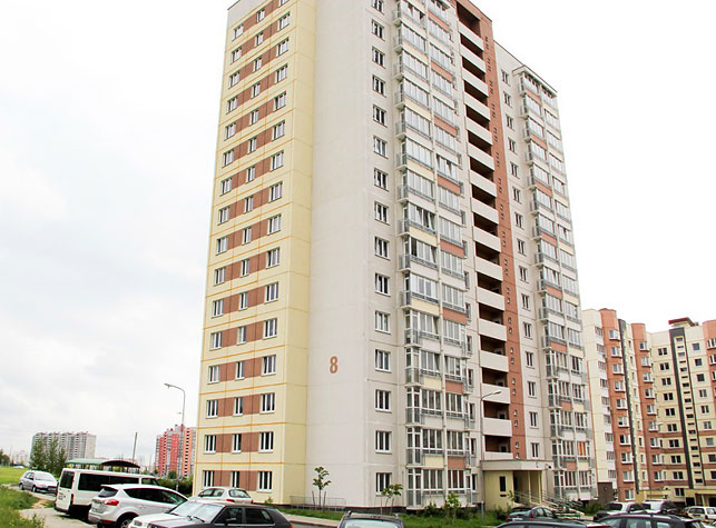 Выигранная квартира находится в современном столичном районе с развитой инфраструктурой