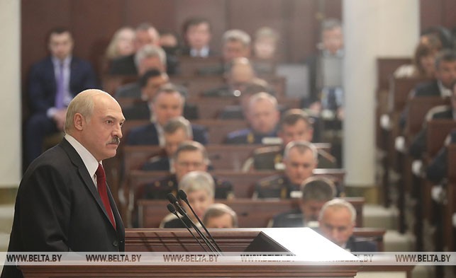 Александр Лукашенко выступает с Посланием к народу и парламенту