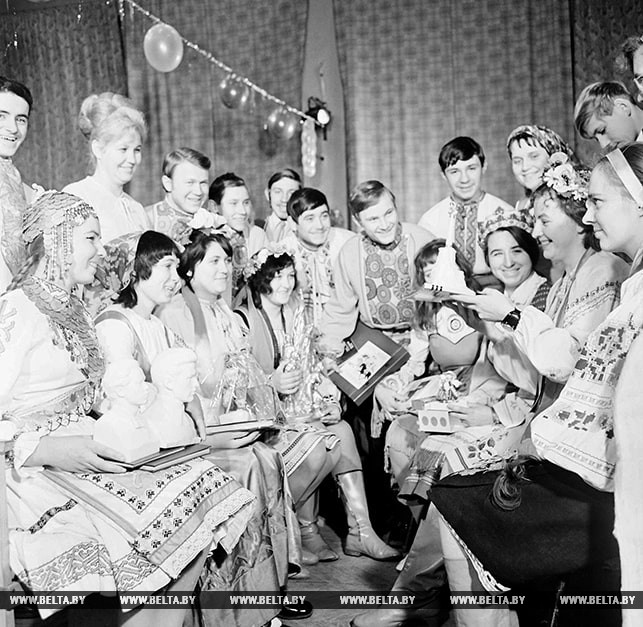Гости из союзных республик на вечере интернациональной дружбы. 1973 год