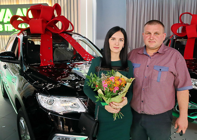 Буровой мастер Андрей Шкудун из Светлогорска мечтал подарить жене на юбилей машину!