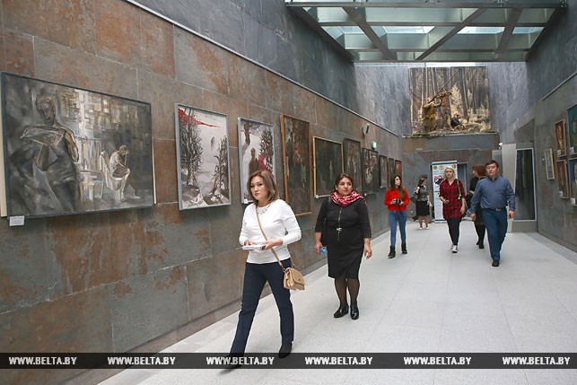 Журналисты из стран СНГ посетили Музей истории ВОВ в Минске