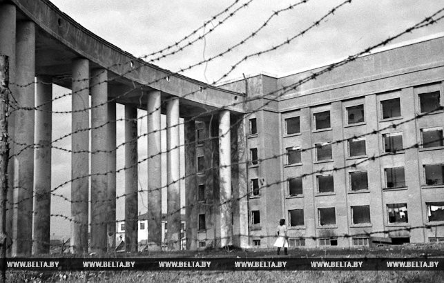 Разрушенное здание Академии наук БССР. Минск, 1944 год