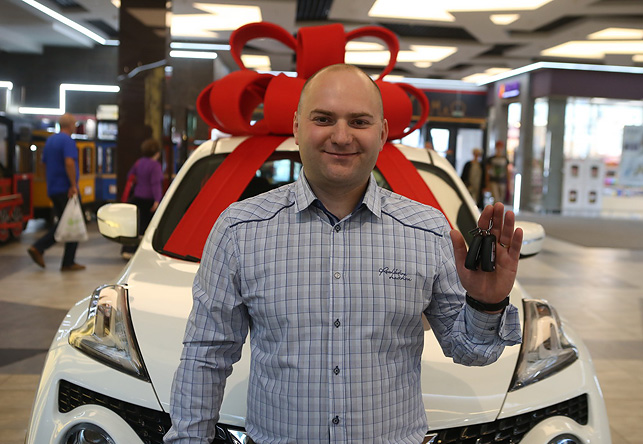 Сейчас Иван Поддубецкий ездит на автомобиле отца, так что выигранный внедорожник для молодой семьи будет очень кстати!