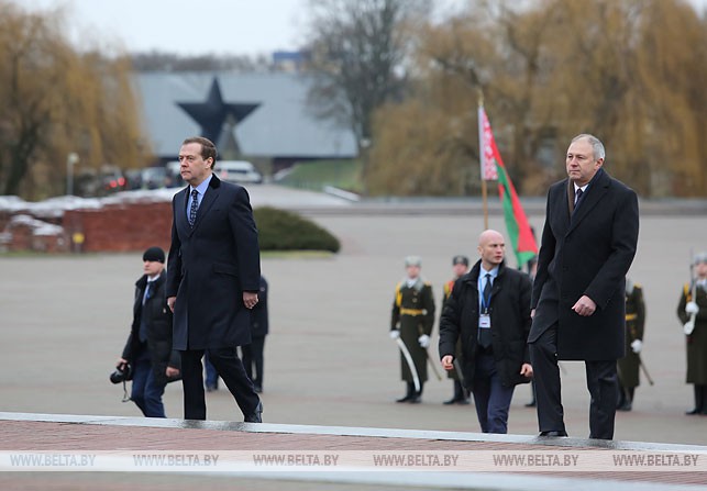 Председатель правительства России Дмитрий Медведев и премьер-министр Беларуси Сергей Румас