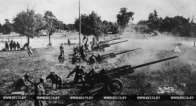 Операция "Багратион". Советские артиллеристы ведут бой за Брест. 1944 год
