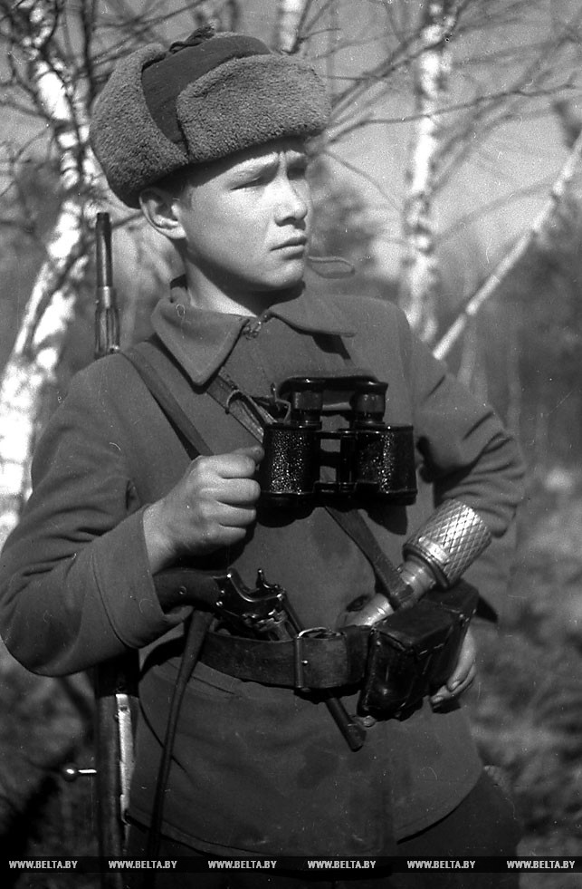 Двенадцатилетний партизан Павел Конопацкий. 1943 год