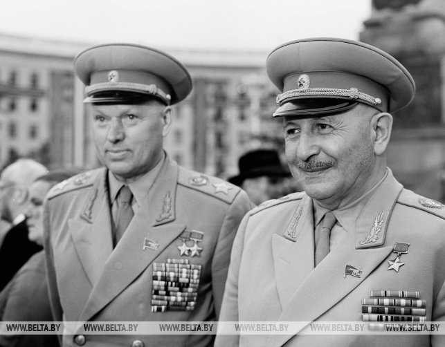 Маршалы Советского Союза К.К. Рокоссовский и И.Х. Баграмян, 1964 г.