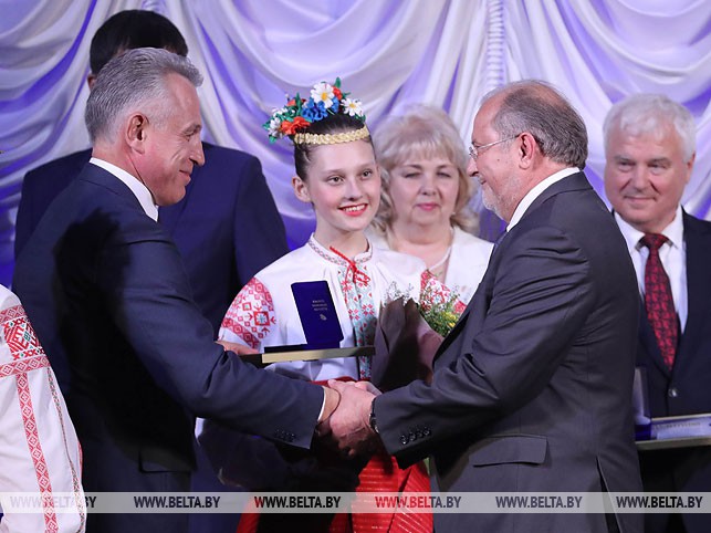 Во время вручения премии коллективу ОАО "Лента"