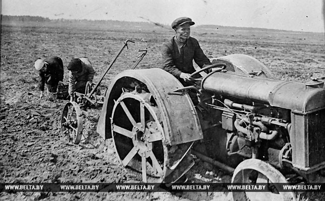 Механизированная посадка картофеля. 1928 год