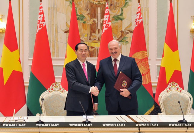 Александр Лукашенко и Чан Дай Куанг подписали совместное заявление о всестороннем и углубленном развитии отношений партнерства между двумя странами