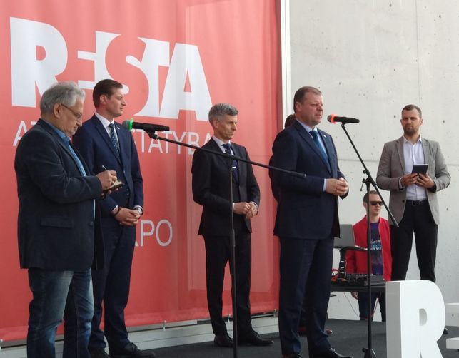 Премьер-министр Литвы Саулюс Сквернялис открыл выставку RESTA 2019