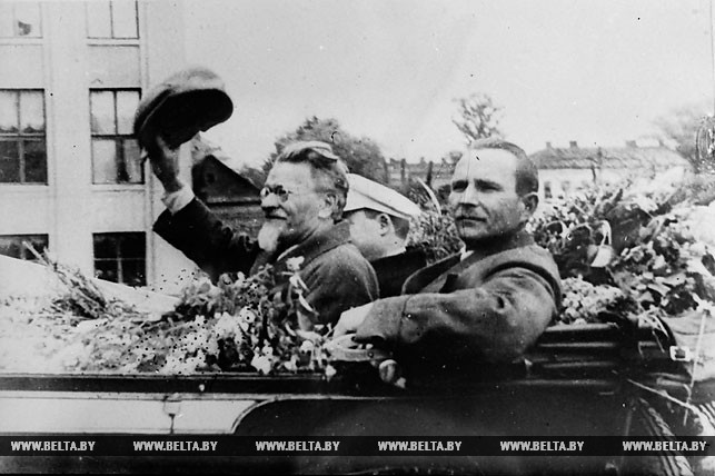 11 июля 1935 года в Минск прибыл Михаил Калинин, чтобы принять участие в юбилейной сессии ЦИК БССР, посвященной 15-летию освобождения республики от польских оккупантов, и вручить Белорусской ССР орден Ленина.