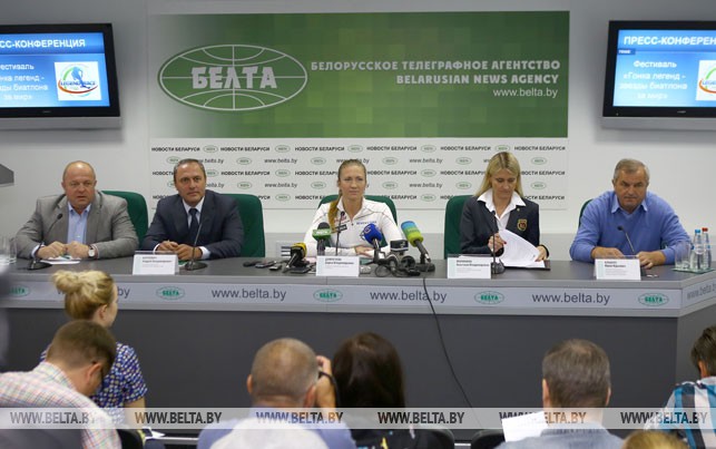 Пресс-конференция с участием трехкратной олимпийской чемпионки по биатлону Дарьи Домрачевой в пресс-центре БЕЛТА