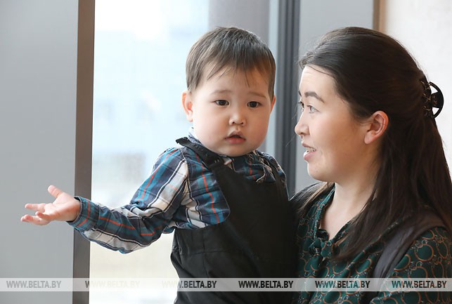Алин Арстанбекова с сыном