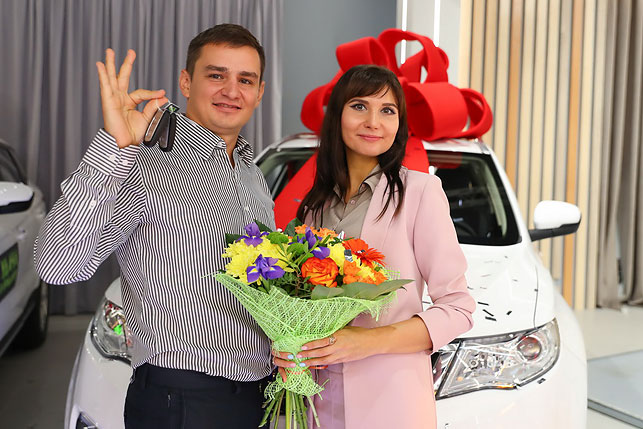 Директор фирмы Денис Манишко давно мечтал сменить старое авто на новое!