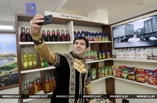 На выставке азербайджанских товаров
